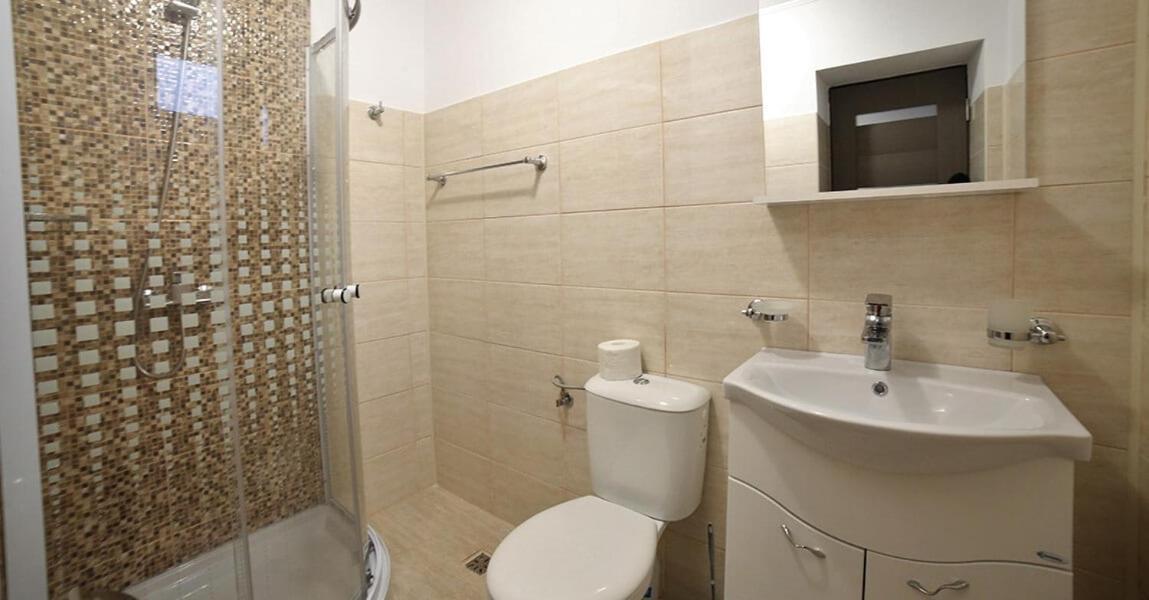 Cameră dublă cu baie privată